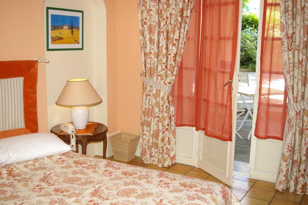 Hotel Le Cedre De Soyons Habitación foto